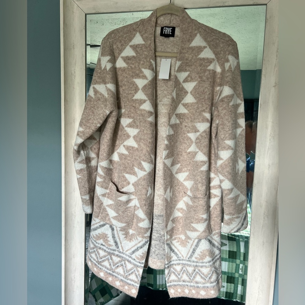 NWT Fry ladies Patterned Cardigan